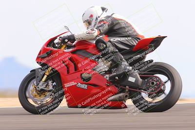 media/Nov-05-2022-SoCal Trackdays (Sat) [[f8d9b725ab]]/Turn 9 (110pm)/